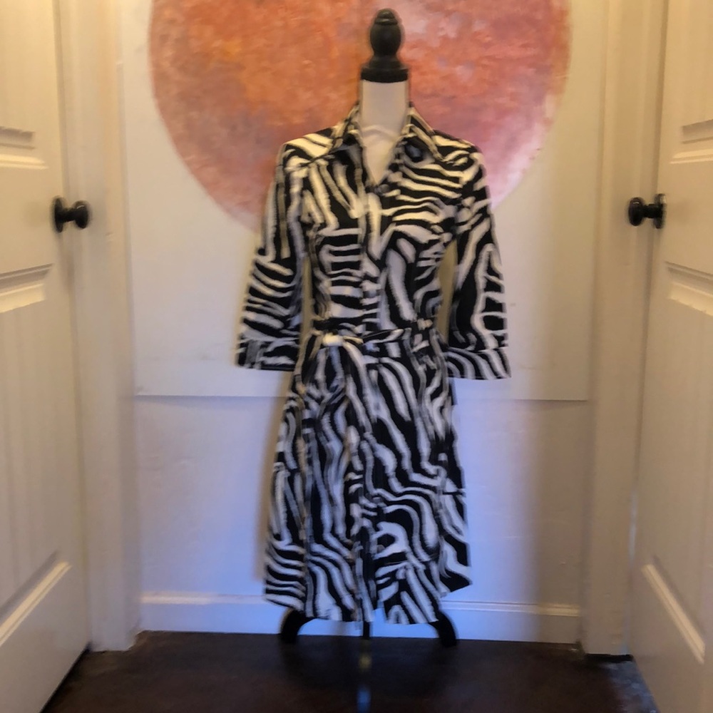 St John Sportwear Zebra print dress.Button down